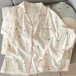 Summer Lightweight Cartoon Short Sleeve and Shorts Set. Asian XL/ Size 6